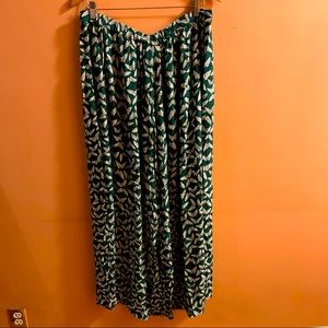 Maeve green wide legged pants with butterflies all over. Size XL